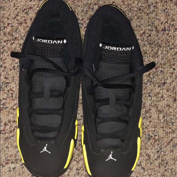 Yellow and black Jordan’s - Picture 2 of 4
